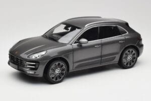 Porsche Macan Turbo 95B Grey Metallic Minichamps 1:18 110062501 Metalas