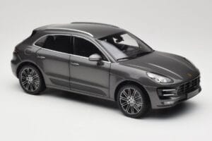 Porsche Macan Turbo 95B Grey Metallic Minichamps 1:18 110062501 Metalas - nuotrauka 6 iš 8