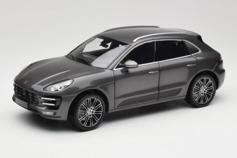 Porsche Macan Turbo 95B Grey Metallic Minichamps 1:18 110062501 Metalas