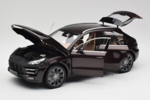 Porsche Macan 95B Turbo Mahagonas Metalinis Minichamps 1:18 110062500 Metalas - nuotrauka 2 iš 8