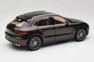 Porsche Macan 95B Turbo Mahagonas Metalinis Minichamps 1:18 110062500 Metalas - nuotrauka 3 iš 8