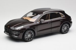 Porsche Macan 95B Turbo Mahagonas Metalinis Minichamps 1:18 110062500 Metalas