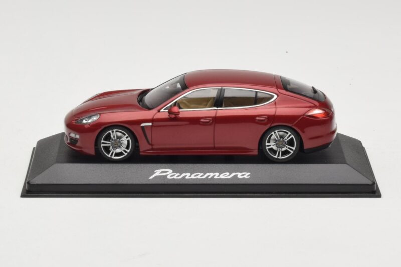 Porsche Panamera 970 Red Metallic Minichamps 1:43 Porsche Panamera 970 Red Metallic Minichamps 1:43 WAP0200119 Metalas