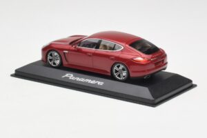 Porsche Panamera 970 Raudonas Minichamps 1:43 WAP02000119 Metalas - nuotrauka 3 iš 4