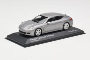 Porsche Panamera 970 S Hybrid Sidabrinis Minichamps 1:43 400068250 Metalas - nuotrauka 2 iš 4