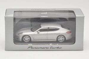 Porsche Panamera 970 Turbo Smėlinis Minichamps 1:43 WAP0200519 Metalas - nuotrauka 4 iš 4