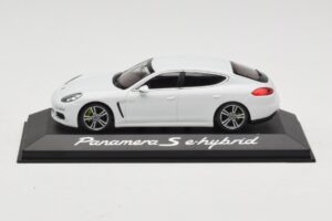 Porsche Panamera 970 S e-Hybrid Baltas Minichamps 1:43 WAP0207200E Metalas