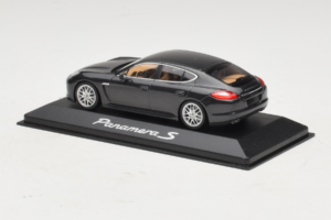 Porsche Panamera 970 S Grey Metallic Minichamps 1:43 WAP02000219 Metalas - nuotrauka 3 iš 4