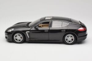Porsche Panamera Turbo 970 Juodas Maisto 1:18 36197 Metalas - nuotrauka 4 iš 8