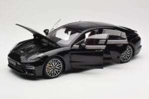 Porsche Panamera 971 Turbo S Juodas Metallic Minichamps 1:18 113061076 Metalas - nuotrauka 2 iš 8