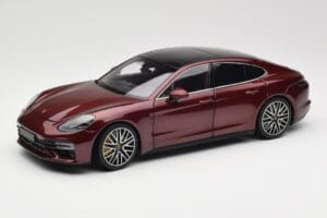 Porsche Panamera 971 Turbo S Raudonas Metallic Minichamps 1:18 113061077 Metalas