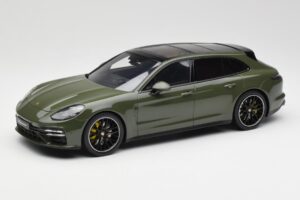 Porsche Panamera Turbo S 971 Sport Turismo Žalias GT Spirit 1:18 GT447 Derva