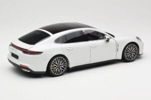 Porsche Panamera 971 Turbo S Baltas Metallic Minichamps 1:18 113061074 Metalas - nuotrauka 3 iš 8