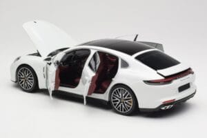 Porsche Panamera 971 Turbo S Baltas Metallic Minichamps 1:18 113061074 Metalas - nuotrauka 5 iš 8