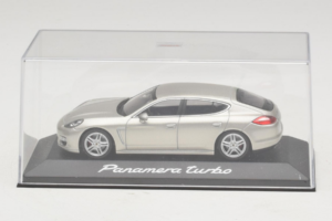 Porsche Panamera 970 Turbo Sidabras Minichamps 1:43 WAP02000519 Metalas - nuotrauka 4 iš 5