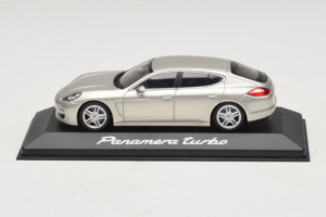 Porsche Panamera 970 Turbo Sidabras Minichamps 1:43 WAP02000519 Metalas