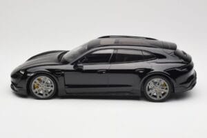 Porsche Taycan J1 Turbo S Cross Turismo Juodas Minichamps 1:18 155069300 Metalas - nuotrauka 3 iš 6