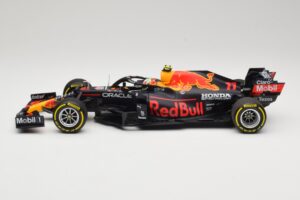 Red Bull Racing Honda RB16B #11 S. Perez Mexican GP 2021 Minichamps 1:18 110211911 Metalas - nuotrauka 3 iš 6