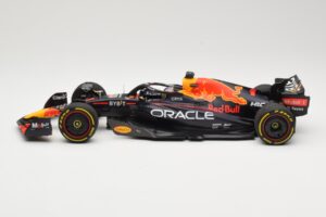 Red Bull Racing RB18 #1 M. Verstappen Winner Miami GP 2022 Minichamps 1:18 110220501 Metalas - nuotrauka 3 iš 6