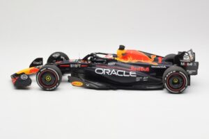Red Bull Racing RB19 #1 M. Verstappen Winner Spanish GP 2023 Minichamps 1:18 110230801 Metalas - nuotrauka 3 iš 6