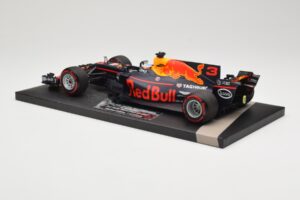 Red Bull Racing Tag Heuer RB13 #3 D. Ricciardo 3rd Place Malaysian GP 2017 Minichamps 1:18 117171503 Metalas - nuotrauka 5 iš 6