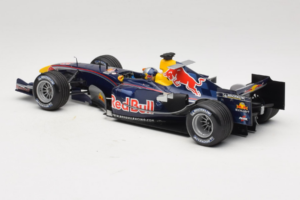Red Bull RB1 Cosworth #15 C. Klien Red Bull Racing Showcar 2005 Minichamps 1:18 100050085 Metalas - nuotrauka 5 iš 7