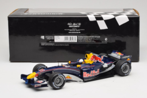 Red Bull RB1 Cosworth #15 C. Klien Red Bull Racing Showcar 2005 Minichamps 1:18 100050085 Metalas - nuotrauka 6 iš 7