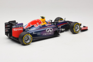 Red Bull RB10 Renault #3 D. Ricciardo Infiniti Red Bull Racing Showcar 2014 Minichamps 1:18 110140003 Metalas - nuotrauka 2 iš 6