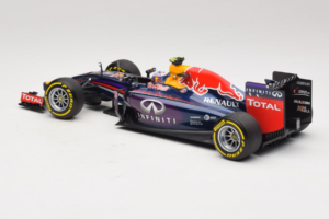 Red Bull RB10 Renault #3 D. Ricciardo Infiniti Red Bull Racing Showcar 2014 Minichamps 1:18 110140003 Metalas - nuotrauka 5 iš 6