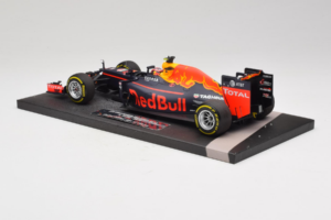 Red Bull RB12 Tag Heuer #26 D. Kvyat Red Bull Racing Showcar 2016 Minichamps 1:18 117160026 Derva - nuotrauka 5 iš 7