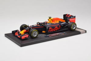 Red Bull RB12 Tag Heuer #26 D. Kvyat Red Bull Racing Showcar 2016 Minichamps 1:18 117160026 Derva - nuotrauka 2 iš 7