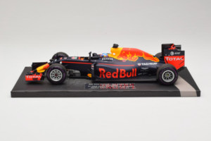 Red Bull RB12 Tag Heuer #3 D. Ricciardo Red Bull Racing 1st Pole Monaco Grand Prix 2016 Minichamps 1:18 117160103 Derva