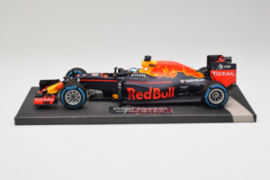 Red Bull RB12 Tag Heuer #3 D. Ricciardo Red Bull Racing Brazilian Grand Prix 2016 Minichamps 1:18 117161203 Derva