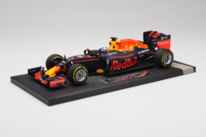 Red Bull RB12 Tag Heuer #3 D. Ricciardo Red Bull Racing Showcar 2016 Minichamps 1:18 117160003 Derva - nuotrauka 2 iš 7