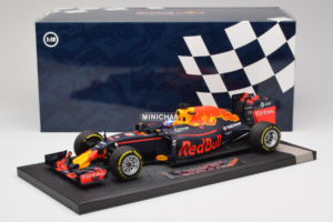 Red Bull RB12 Tag Heuer #3 D. Ricciardo Red Bull Racing Showcar 2016 Minichamps 1:18 117160003 Derva - nuotrauka 7 iš 7