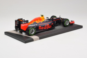 Red Bull RB12 Tag Heuer #33 M. Verstappen Red Bull Racing Showcar 2016 Minichamps 1:18 117161233 Derva - nuotrauka 3 iš 7