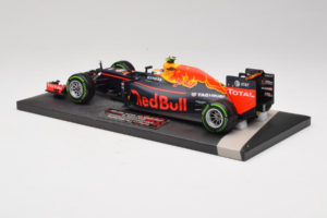 Red Bull RB12 Tag Heuer #33 M. Verstappen Red Bull Racing Showcar 2016 Minichamps 1:18 117161233 Derva - nuotrauka 5 iš 7