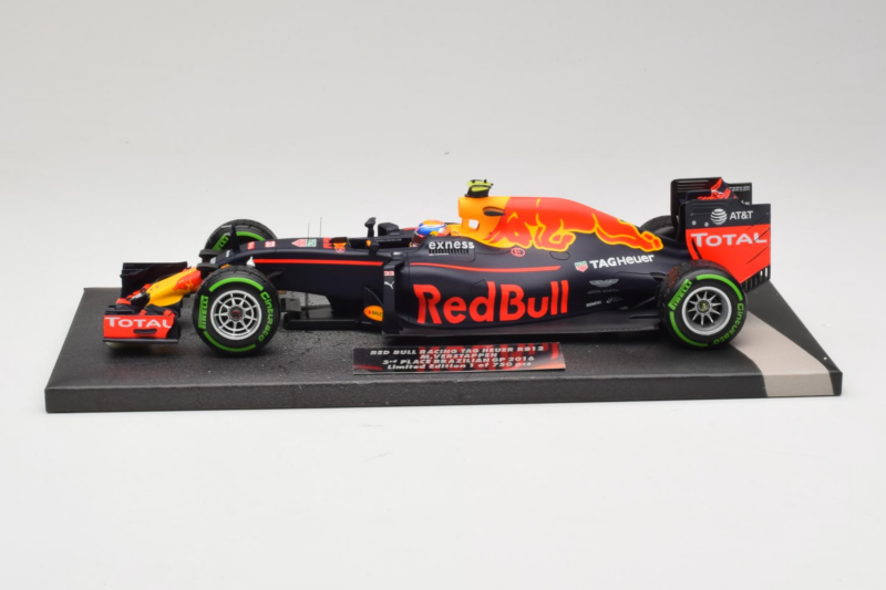 Red Bull RB12 Tag Heuer #33 M. Verstappen Red Bull Racing Showcar 2016 Minichamps 1:18 117161233 Derva