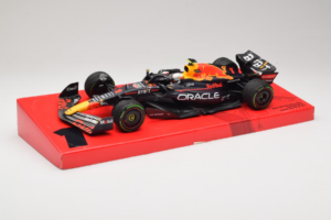 Red Bull RB18 #1 M. Verstappen Oracle Red Bull Racing Japanese Grand Prix Winner World Champion 2022 Minichamps 1:18 11322280 - nuotrauka 2 iš 7