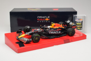 Red Bull RB18 #1 M. Verstappen Oracle Red Bull Racing Japanese Grand Prix Winner World Champion 2022 Minichamps 1:18 11322280 - nuotrauka 7 iš 7