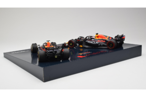 Red Bull RB19 Honda RBPT #1 M. Verstappen Oracle Red Bull Racing Qatar Grand Prix World Champion 2023 Minichamps 1:18 1122318 - nuotrauka 4 iš 6