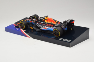 Red Bull RB19 #1 M. Verstappen Oracle Red Bull Racing United States Grand Prix Winner World Champion 2023 Minichamps 1:18 113 - nuotrauka 5 iš 7