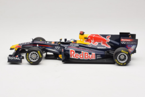 Red Bull RB7 Renault #1 S. Vettel Red Bull Racing Showcar 2011 Minichamps 1:18 110110071-1 Metalas - nuotrauka 3 iš 7