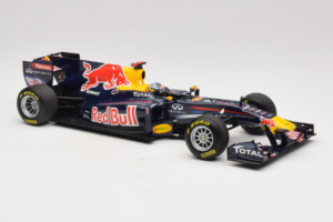 Red Bull RB7 Renault #1 S. Vettel Red Bull Racing Showcar 2011 Minichamps 1:18 110110071-1 Metalas - nuotrauka 4 iš 7