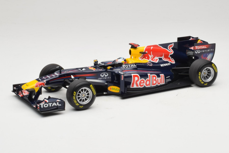 Red Bull RB7 Renault #1 S. Vettel Red Bull Racing Showcar 2011 Minichamps 1:18 110110071-1 Metalas