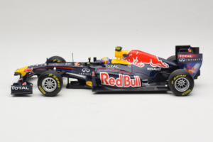 Red Bull RB7 Renault #2 M. Webber Red Bull Racing Showcar 2011 Minichamps 1:18 110110002 Metalas - nuotrauka 3 iš 7