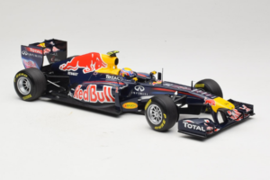 Red Bull RB7 Renault #2 M. Webber Red Bull Racing Showcar 2011 Minichamps 1:18 110110002 Metalas - nuotrauka 4 iš 7