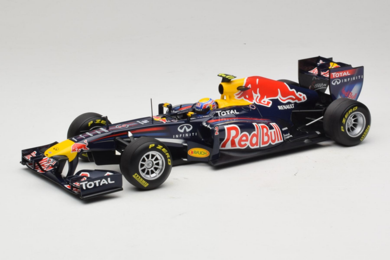 Red Bull RB7 Renault #2 M. Webber Red Bull Racing Showcar 2011 Minichamps 1:18 110110002 Metalas