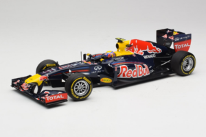 Red Bull RB8 Renault #2 M. Webber Red Bull Racing Showcar 2012 Minichamps 1:18 110120072 Metalas