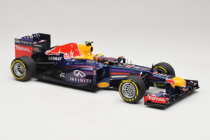 Red Bull RB9 Renault #2 M. Webber Infiniti Red Bull Racing Showcar 2013 Minichamps 1:18 110130072 Metalas - nuotrauka 4 iš 6